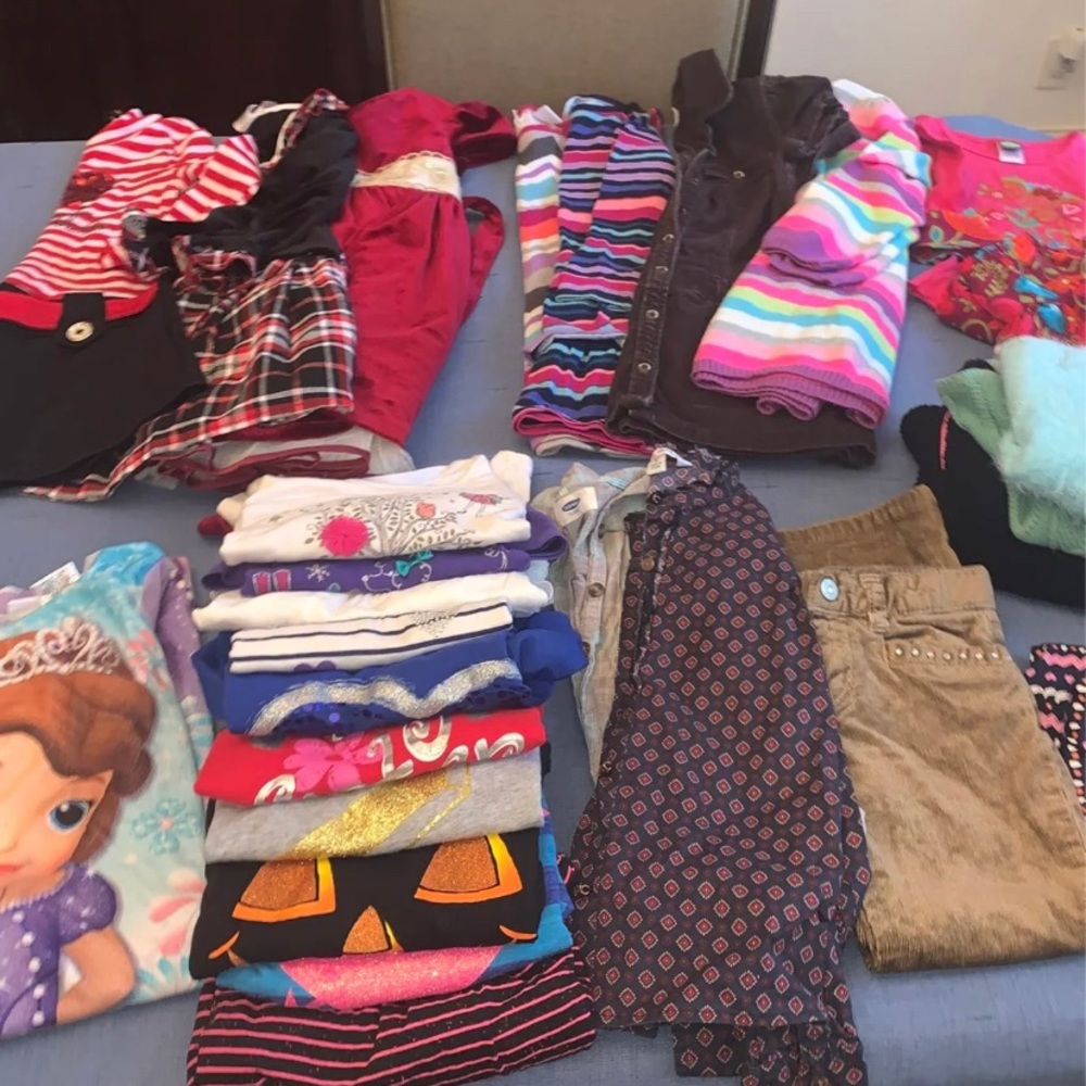 lot of 28 pieces girl's fall/winter clothes size 5/6 mixed brands